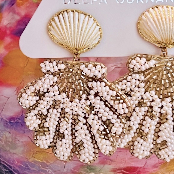 🌺🎉HP🎉🌺 NWT Deepa Gurnani Luxe Beaded Seashell Chandeliers - Picture 2 of 16